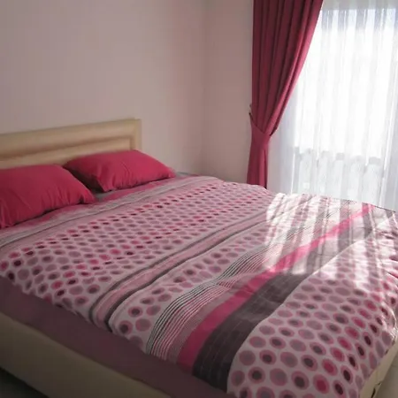 The Valley 2 Bed Spacious Facing Pool * Side
